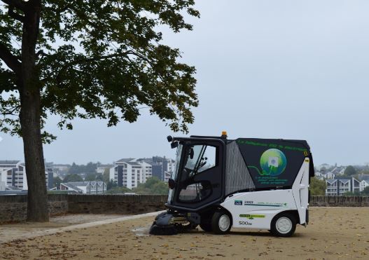 Balayeuse compacte Green Machines 500 ZE (GM5) électrique pour voirie - Batteries lithium-ion - Performances professionnelles_4