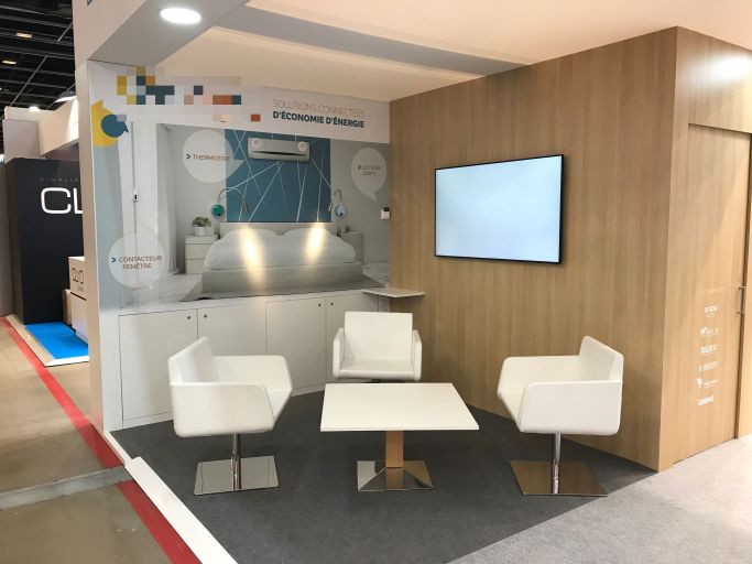 Stand attractif et modulable - Équipé d'écrans dynamiques et d'espaces de discussion - Salon EquipHotel 2018_4