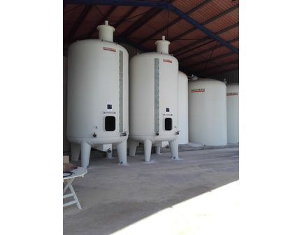 Cuve vinicole en fibre de polyester sur pieds - Capacité de 50 HL à 300 HL - Fabrication française_4
