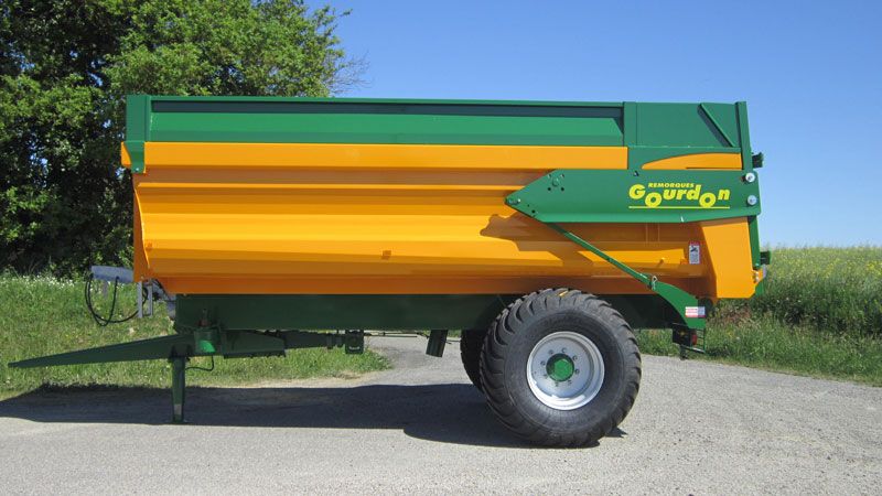Benne G 85 avec flèche d'attelage réglable et cric à manivelle
