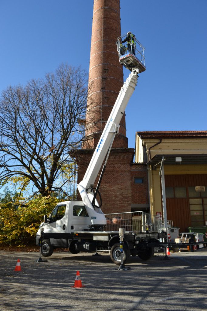 Nacelle hydraulique avec gestion automatique du régime moteur