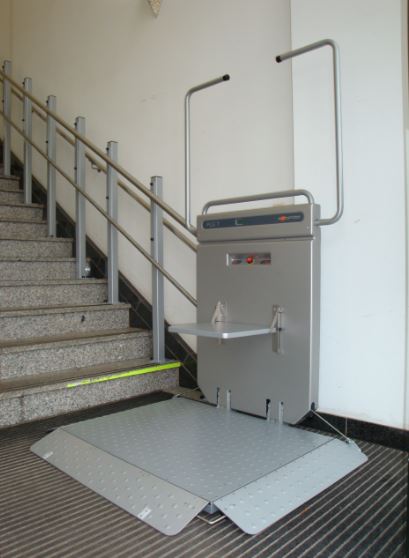 Plateforme monte escalier droit inclinée,  automatisée, plus puissante, plus solide, moins encombrante_4