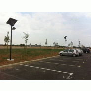 Éclairage public solaire avec zone d'illumination de 25x6 mètres