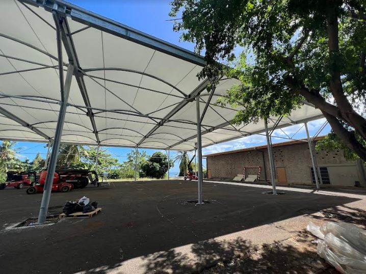 Couverture de plateau sportif 30 m x 43 m - structure galvanisée et toile Serge Ferrari - Normandie Structures_4