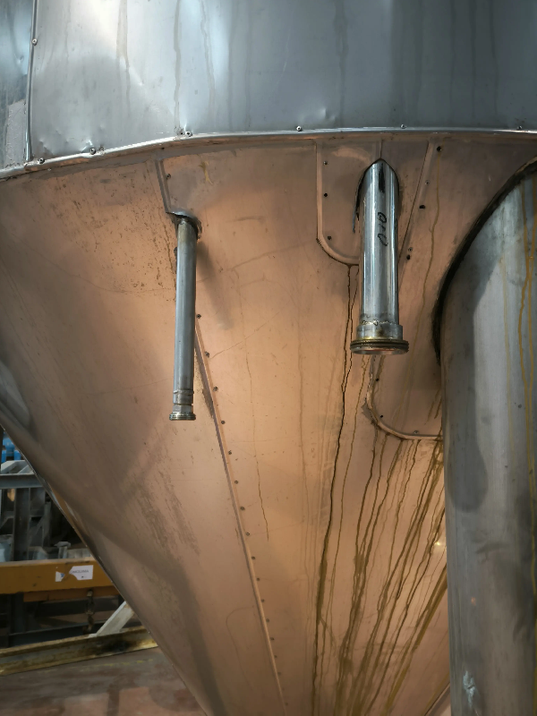 Cuve verticale en acier inoxydable de 14300 litres, calorifugée et avec agitation - référence : c13627_4