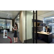 Robot interactif pour localisation et interaction avec les consommateurs