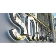 Lettrage 3D en métal avec finition or rose miroir