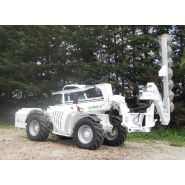 Outil hydraulique d'élagage avec commandes électriques en cabine
