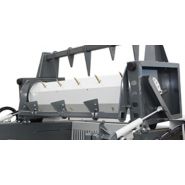 Machine de paillage Calvet avec volets à réglage électrique pour largeur ajustable