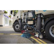 Balayeuse sur châssis avec poste de balayage double pour nettoyage efficace