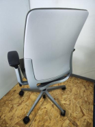 Steelcase Amia d'occasion - Siège de bureau ergonomique avec dossier et siège rembourrés - Confort optimal et soutien ajustable_4