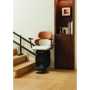 Monte escalier ergonomique avec rail noir sobre et raffiné,  commande simple et assise pivotante - JOYA