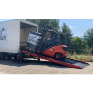 Plateforme de chargement ajustable en hauteur pour camions