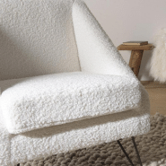 Fauteuil design GOTHY blanc en tissu bouclette - pieds épingles métal noir - style contemporain et élégant_4