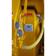 Bétonnière Skipper S 520 équipée d'options comme le vibrateur pour benne et la rampe