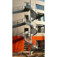 Escalier hélicoïdal pratique et résistant avec finition au choix