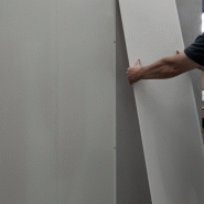 Lambris étanche et facile à poser pour plafonds de pièces humides