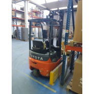 Chariot élévateur électrique Toyota 7FBEST10 E001686 - disponible en occasion et en location de courte à longue durée_4