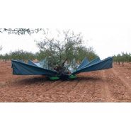 Récolteuse d'amandes à connecter à la prise de force du tracteur