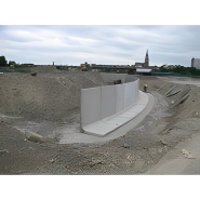 Mur en béton préfabriqué pour espaces publics