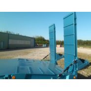 Remorque porte engin avec rampes de chargement hydrauliques