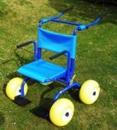 Déambulateur tout-terrain avec conception antivol innovante