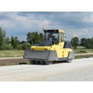 BW 24 RH Rouleau à pneumatiques - BOMAG - poids 8800 kg - Niveau d'émissions stage IIIa/TIER3_4