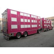 Remorque bétaillère avec grand coffre sous le châssis