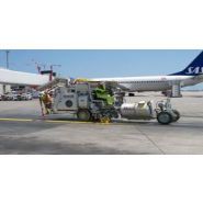 Machine de marquage routier avec réservoirs de peinture haute capacité