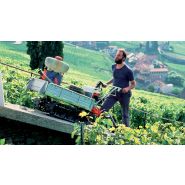 Équipement de manutention à moteur pour terrains difficiles