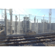 Clôture en aluminium type CGSB avec supports scellés selon le terrain