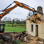 Modèle de pince de tri à barreaux renforcés pour travaux de démolition