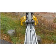 Grue forestière robuste KESLA 2009S avec un poids de 2100 kg