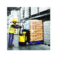 Transpalette à visibilité optimisée pour positionnement précis des fourches