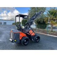 Cast Loader Genesis 25HP - Mini Chargeuse Articulée Télescopique Polyvalente_4