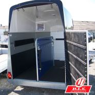 Van Humbaur Xanthos avec pont d'accès antidérapant