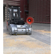 Machine de nettoyage autonome brevetée pour surfaces extérieures