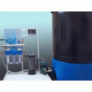 Dispositif anti-bactérien pour circuits d'eau et cuves de réserve