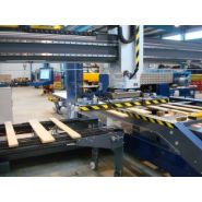 Équipement de clouage pour semelles de palettes périmétriques