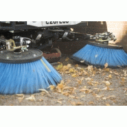 Balayeuse compacte Johnston C201 - 4 roues directrices, faible impact environnemental et hautes performances_4