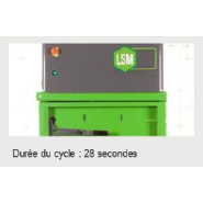 Presse à balles compacte pour plastique : compactage performant des films, flacons et emballages PE/PP. Presse à balles compacte pour plastique : compactage performant des films, flacons et emballages PE/PP.