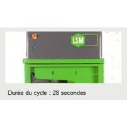 Presse à balles compacte V4 pour plastique : compactage performant des films, flacons et emballages PE/PP. Presse à balles compacte V4 pour plastique : compactage performant des films, flacons et emballages PE/PP.