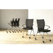 Chaise empilable austria sur roulettes, assise rabattable