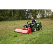 Broyeur avec attelage arrière, frontal ou poste inversé