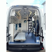 Ambulance Renault Master avec filet de sécurité