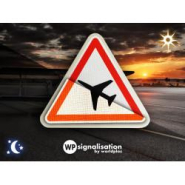 Panneau de danger A23 - Traversée d'une aire de danger aérien_4