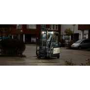 Chariot élévateur Crown série SC avec facilité d'entretien et transfert rapide de batterie