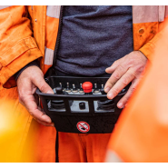 Bourreuse pour ballast avec commande à distance et haute performance