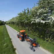 Kubota RA1542 andaineur monorotor pour un suivi parfait des contours du terrain