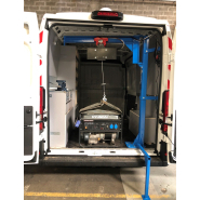 Potence pivotante réutilisable pour véhicules utilitaires